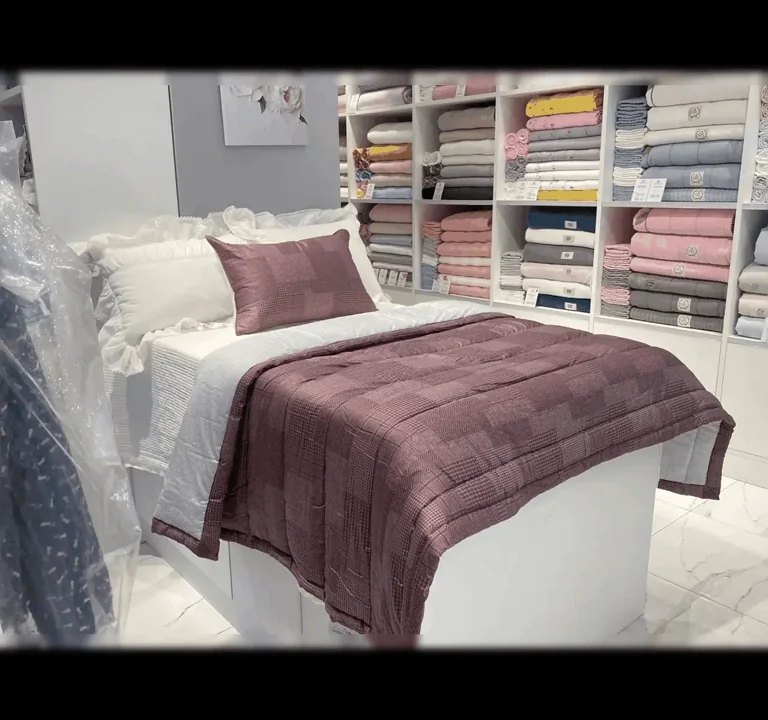 Видео нейросетью для товара преобразование фото: бельё Hanguk Bedding Calvin