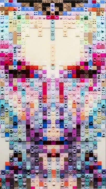 ИИ видео на товар стеклянная картина Pixel Face 120x80 см